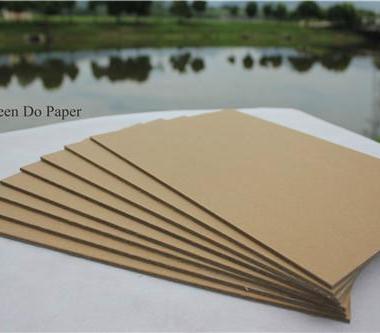 供应高厚度单/双面牛皮纸/牛卡纸板 环保硬纸板可替代密度板