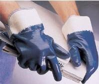 供应蓝色丁腈防油手套，防油耐磨手套，防油防化手套，浸胶手套