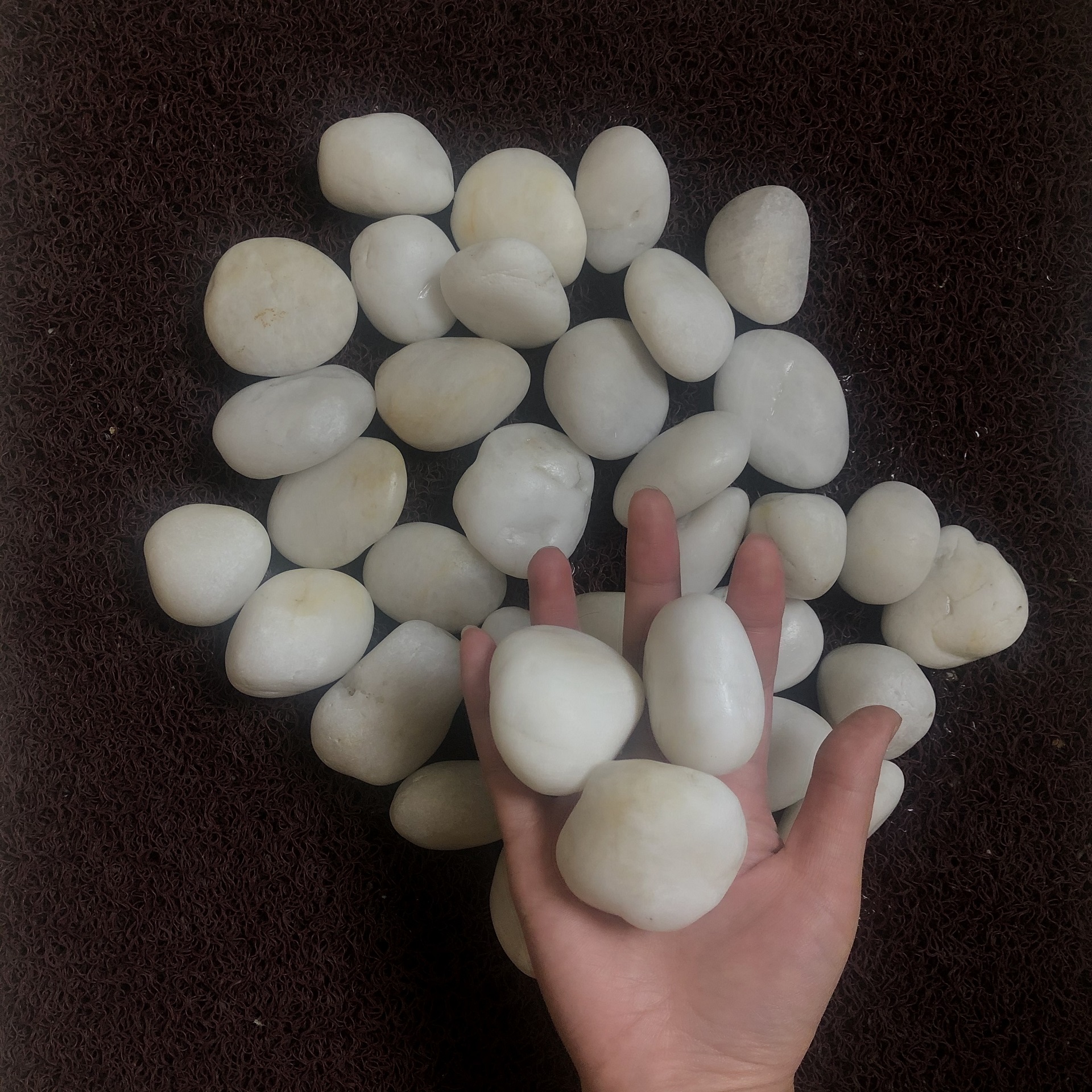 湖北白色鹅卵石生产厂家，白色鹅卵石出场价，自产自销鹅卵石滤料